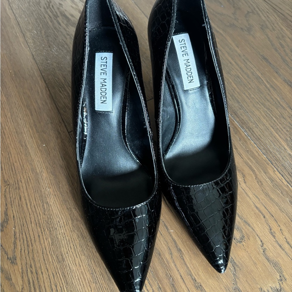 Steve Madden Black Croc-Patterned Heels